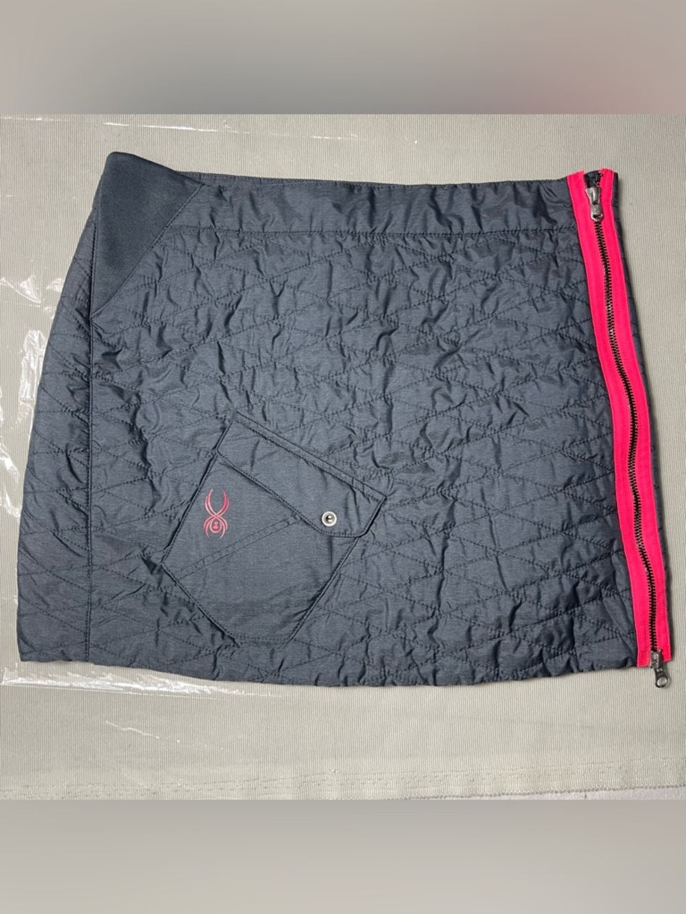 Spyder Black Jacket Lining with Pink Size Tag AccentSz M